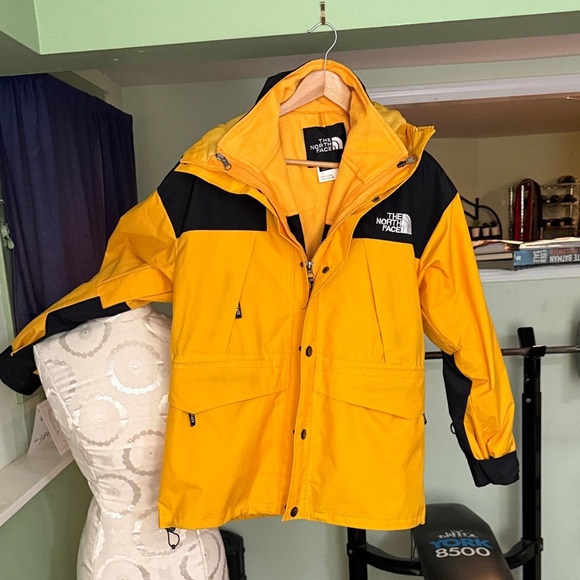 The North Face Other - The North Face Yellow and Black Jacket with removeable fleece liner